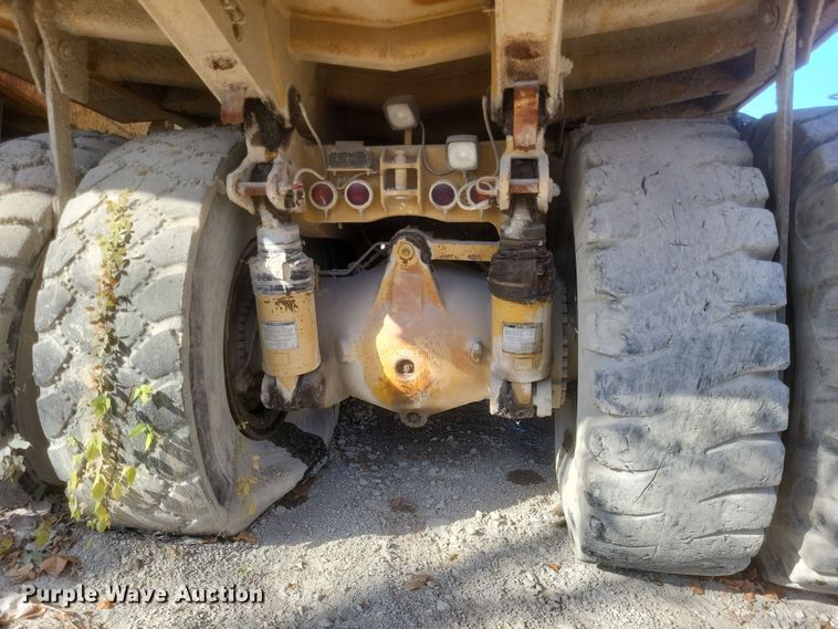 image for item DK1175 1995 Caterpillar 775B  haul truck