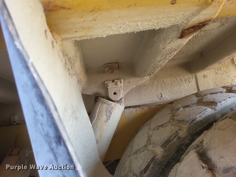 image for item DK1175 1995 Caterpillar 775B  haul truck