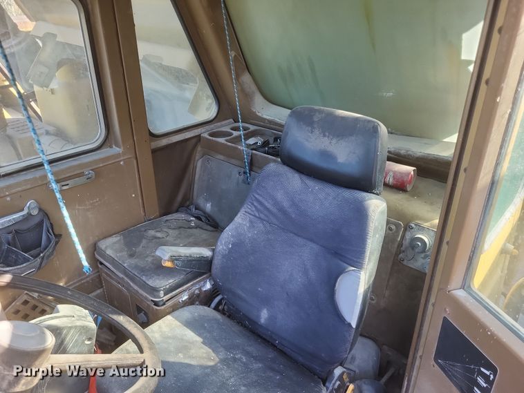 image for item DK1175 1995 Caterpillar 775B  haul truck