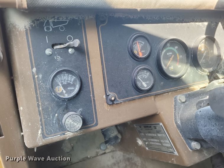 image for item DK1175 1995 Caterpillar 775B  haul truck