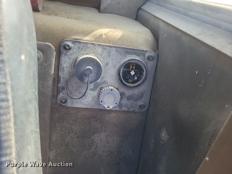 image for item DK1175 1995 Caterpillar 775B  haul truck