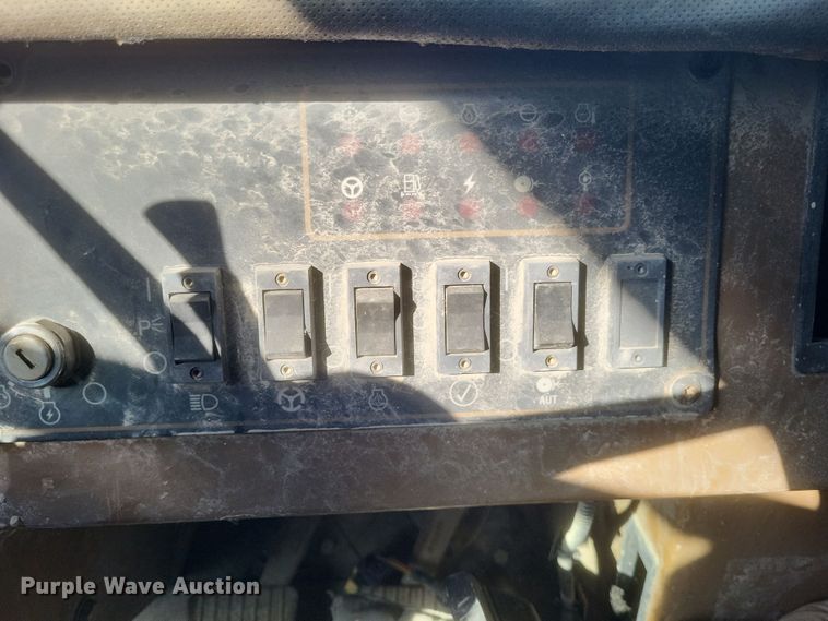 image for item DK1175 1995 Caterpillar 775B  haul truck