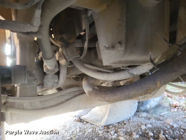 image for item DK1175 1995 Caterpillar 775B  haul truck