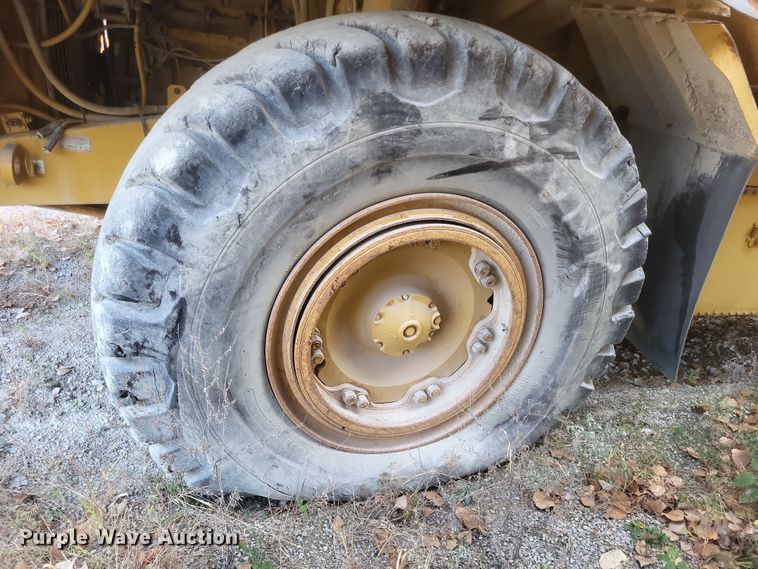 image for item DK1175 1995 Caterpillar 775B  haul truck