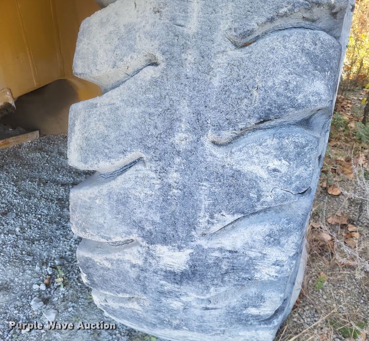 image for item DK1175 1995 Caterpillar 775B  haul truck