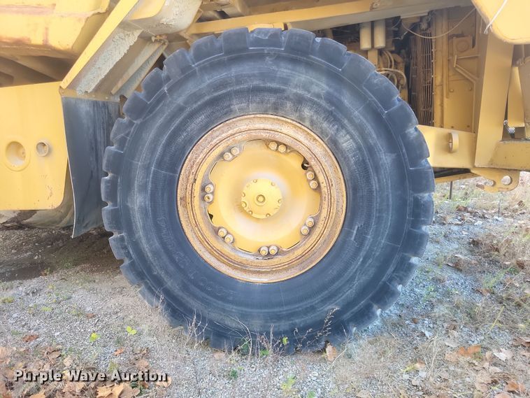 image for item DK1175 1995 Caterpillar 775B  haul truck
