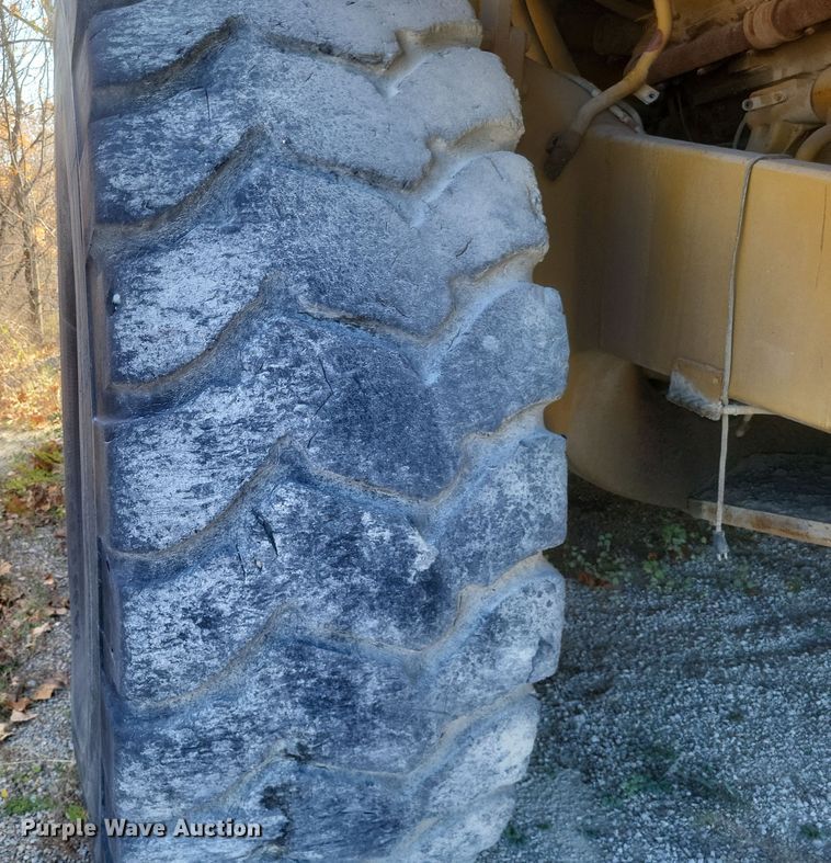 image for item DK1175 1995 Caterpillar 775B  haul truck