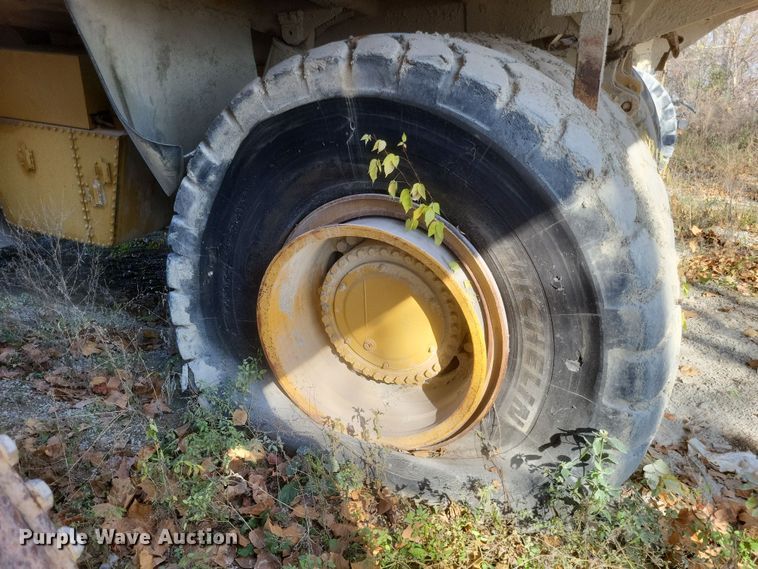 image for item DK1175 1995 Caterpillar 775B  haul truck