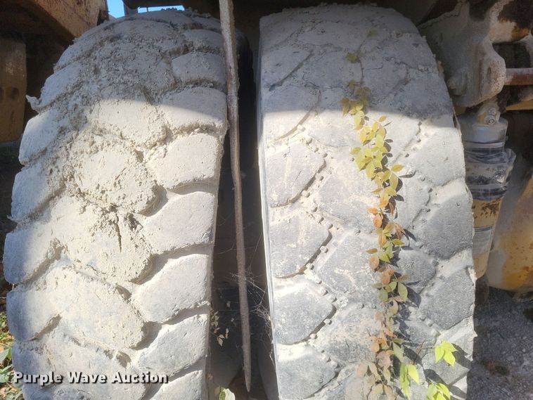 image for item DK1175 1995 Caterpillar 775B  haul truck