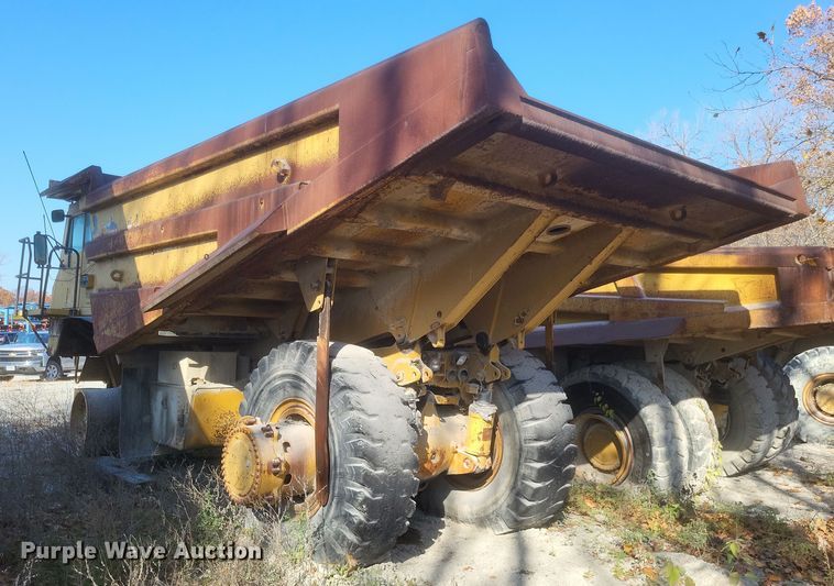 image for item DK1176 1996 Caterpillar 775B  haul truck