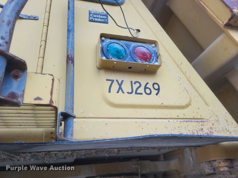 image for item DK1176 1996 Caterpillar 775B  haul truck