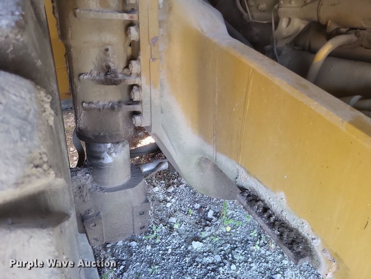 image for item DK1176 1996 Caterpillar 775B  haul truck