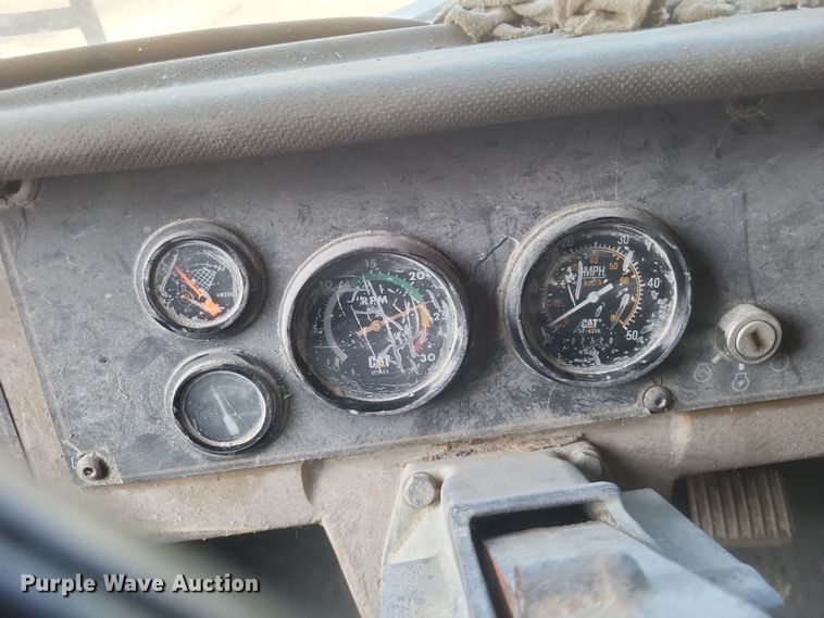 image for item DK1176 1996 Caterpillar 775B  haul truck