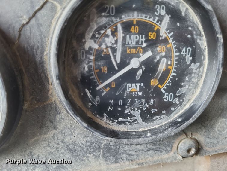 image for item DK1176 1996 Caterpillar 775B  haul truck