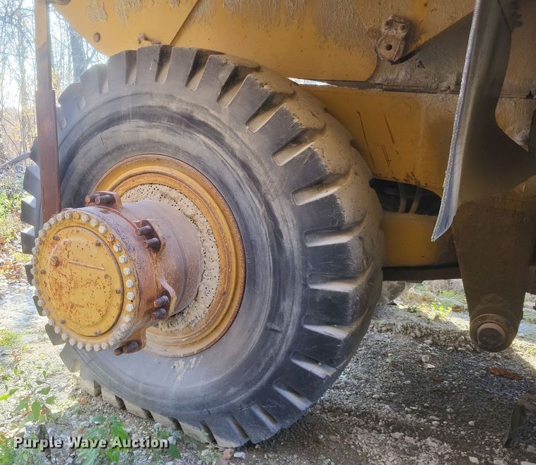 image for item DK1176 1996 Caterpillar 775B  haul truck