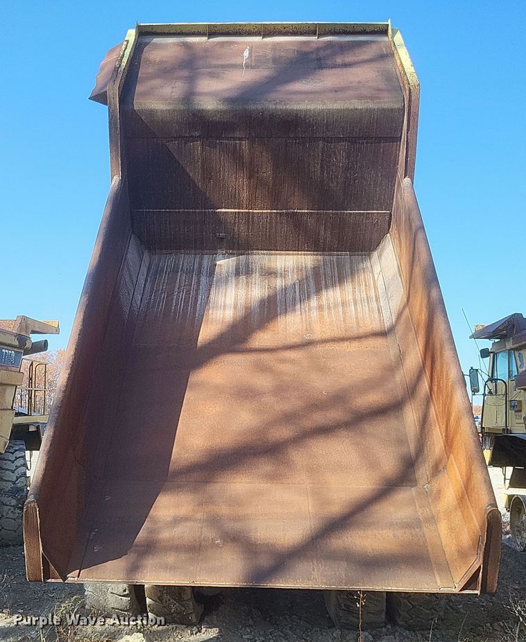 image for item DK1177 1991 Euclid R35  haul truck