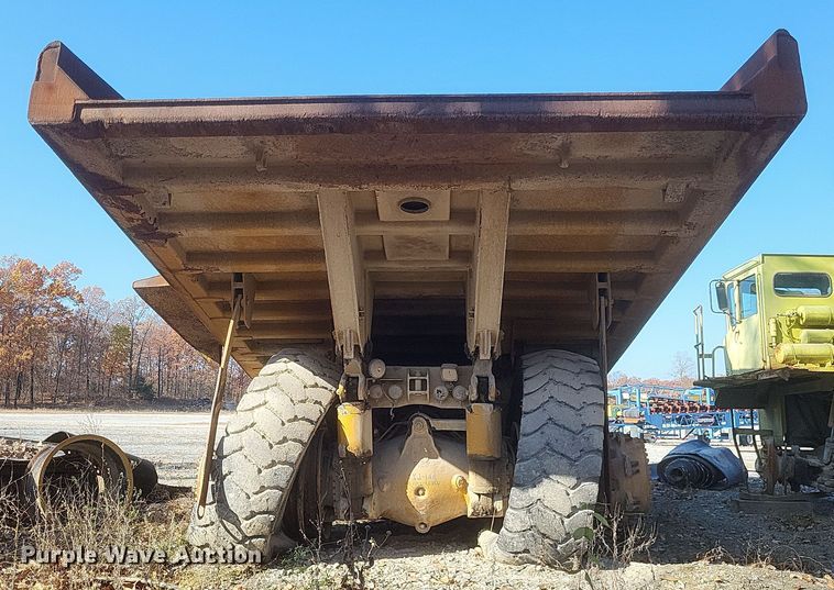 image for item DK1178 1994 Caterpillar 775B  haul truck