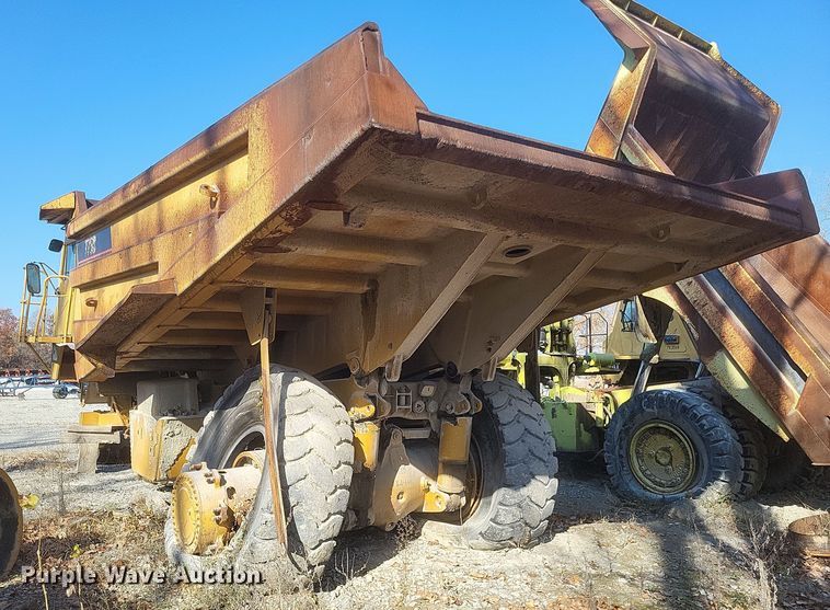 image for item DK1178 1994 Caterpillar 775B  haul truck