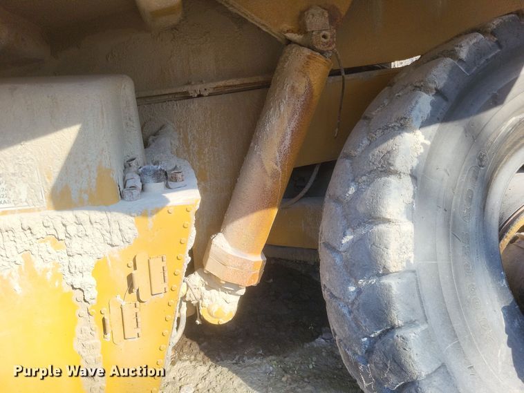 image for item DK1178 1994 Caterpillar 775B  haul truck