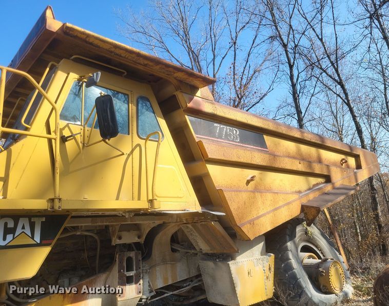 image for item DK1178 1994 Caterpillar 775B  haul truck
