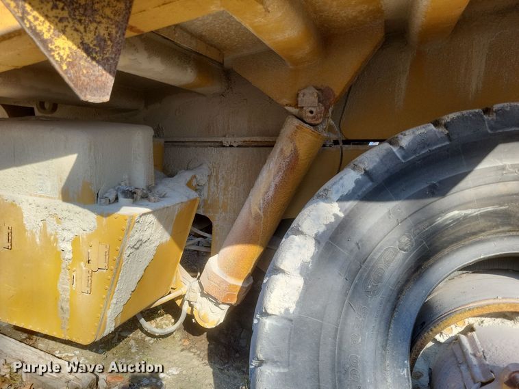 image for item DK1178 1994 Caterpillar 775B  haul truck