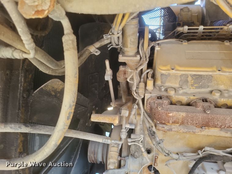 image for item DK1178 1994 Caterpillar 775B  haul truck