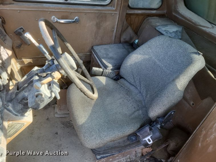 image for item DK1178 1994 Caterpillar 775B  haul truck