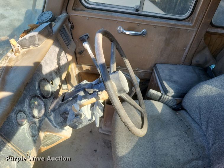 image for item DK1178 1994 Caterpillar 775B  haul truck