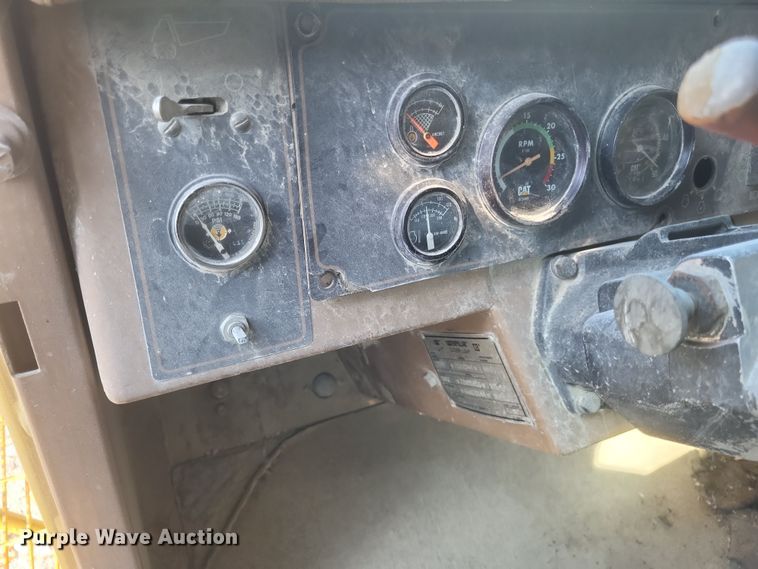 image for item DK1178 1994 Caterpillar 775B  haul truck