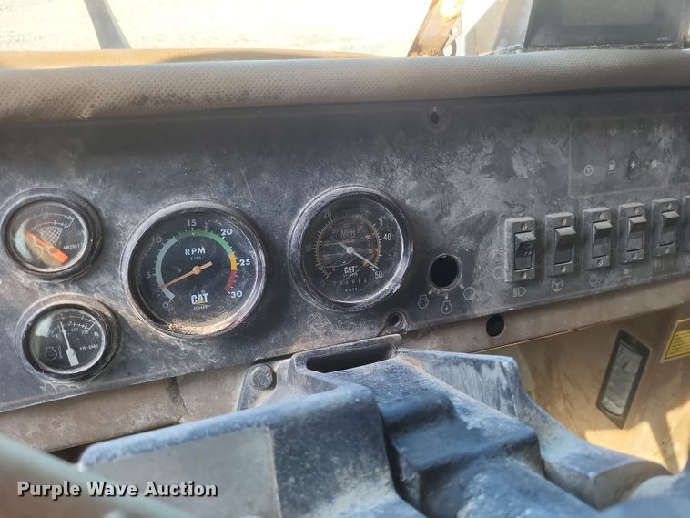 image for item DK1178 1994 Caterpillar 775B  haul truck
