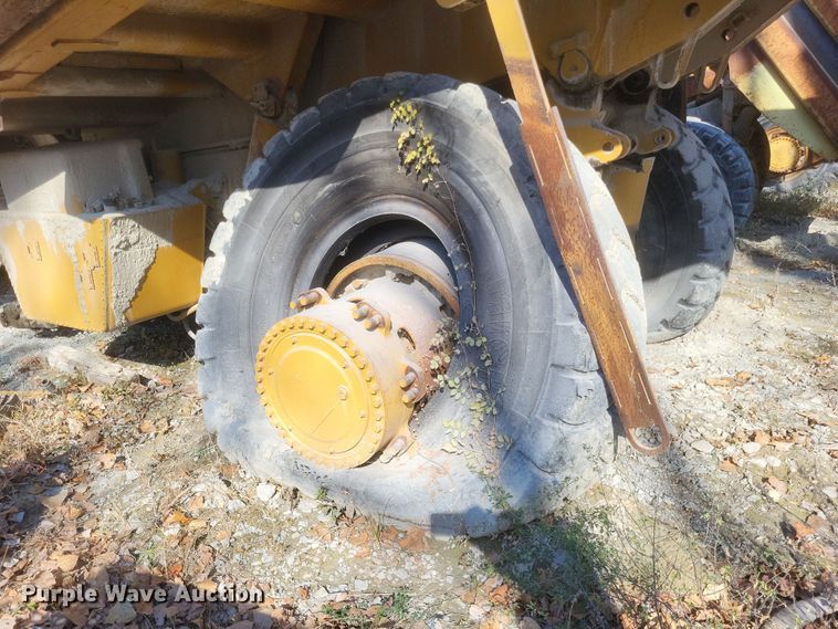 image for item DK1178 1994 Caterpillar 775B  haul truck