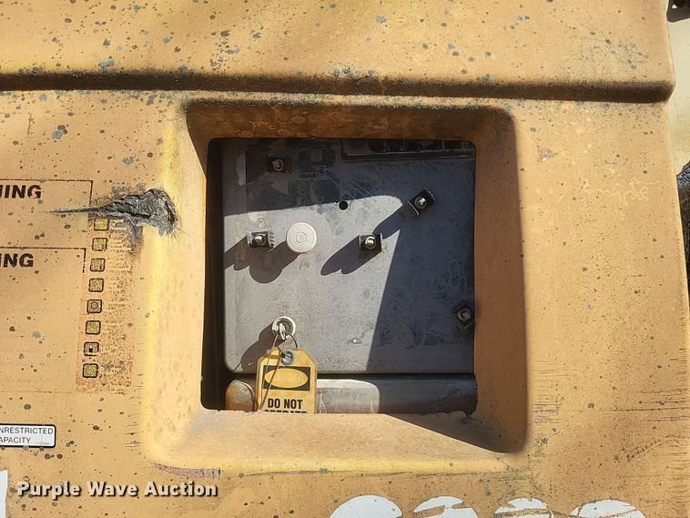 image for item DK1179 1996 JLG 600S  boom lift