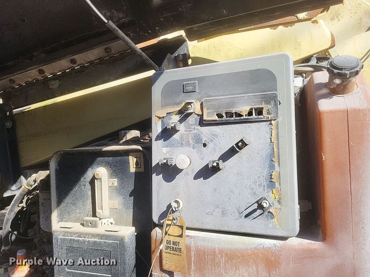 image for item DK1179 1996 JLG 600S  boom lift