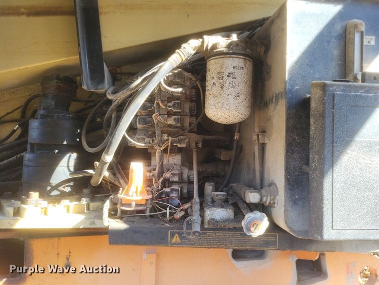 image for item DK1179 1996 JLG 600S  boom lift