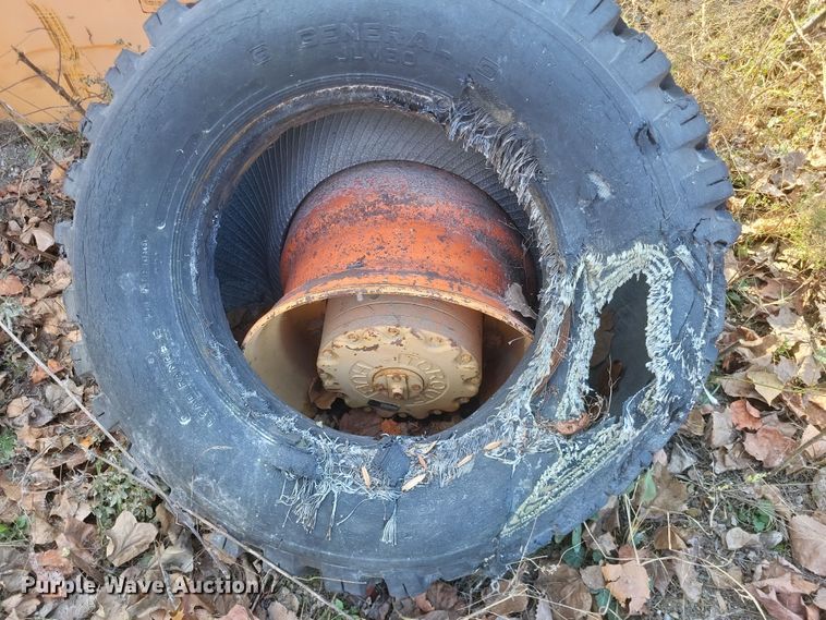 image for item DK1179 1996 JLG 600S  boom lift