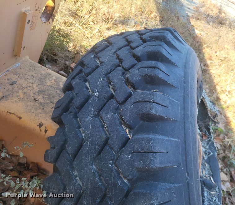 image for item DK1179 1996 JLG 600S  boom lift