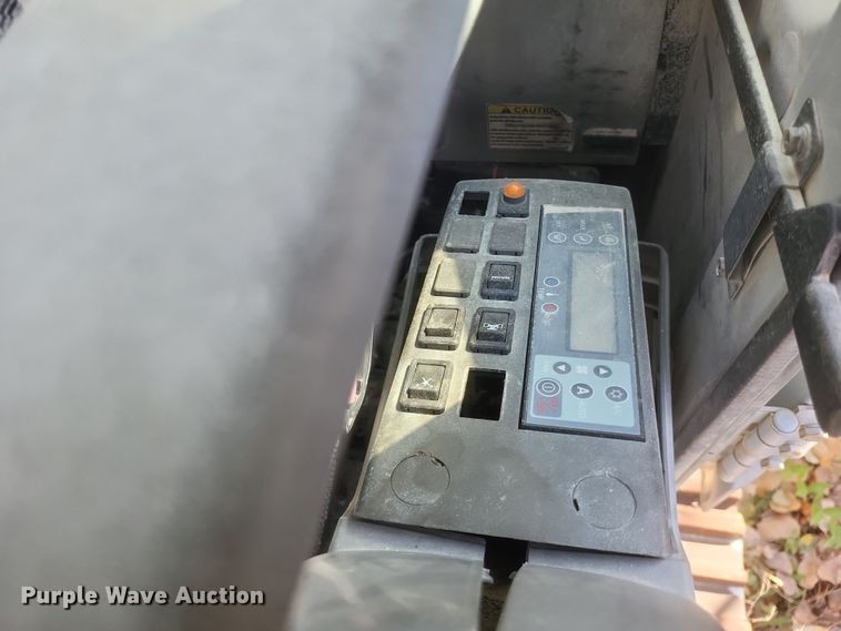 image for item DK1180 Kobelco SK330LC  excavator