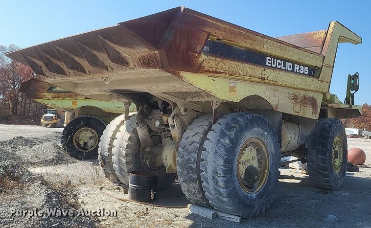 image for item DK1182 1989 Euclid R35  haul truck