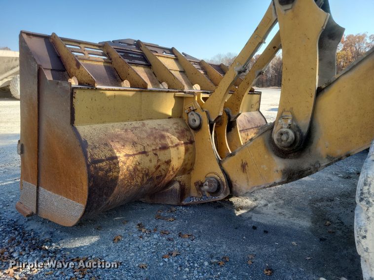 image for item DK1185 2004 Caterpillar 988G  wheel loader