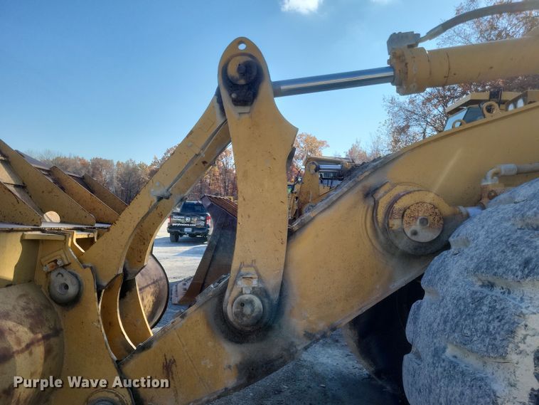 image for item DK1185 2004 Caterpillar 988G  wheel loader