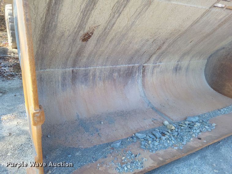 image for item DK1185 2004 Caterpillar 988G  wheel loader