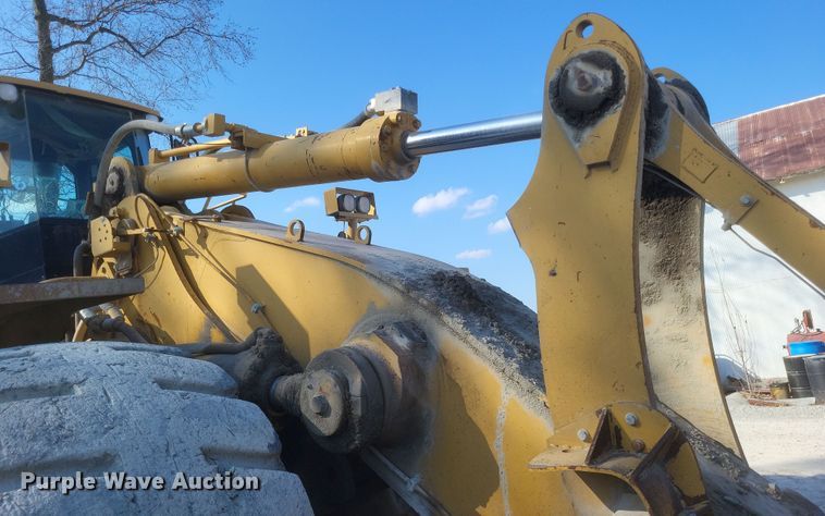 image for item DK1185 2004 Caterpillar 988G  wheel loader