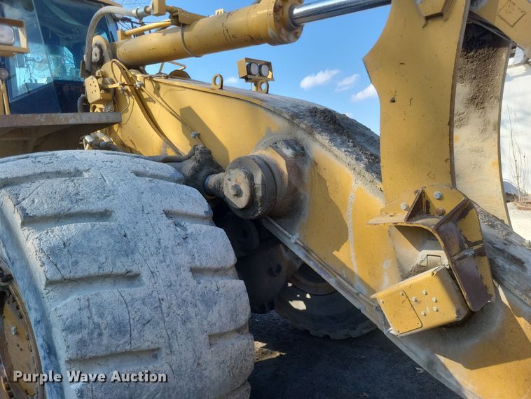 image for item DK1185 2004 Caterpillar 988G  wheel loader