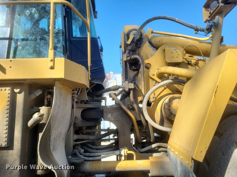 image for item DK1185 2004 Caterpillar 988G  wheel loader