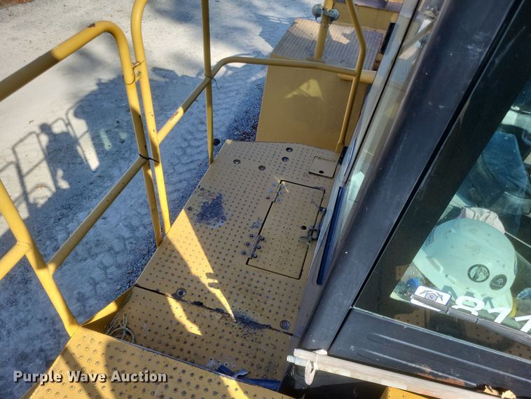 image for item DK1185 2004 Caterpillar 988G  wheel loader