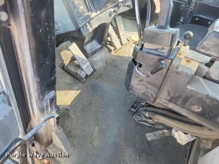 image for item DK1185 2004 Caterpillar 988G  wheel loader