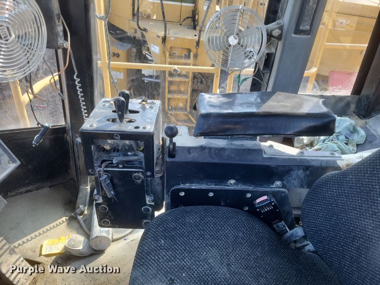 image for item DK1185 2004 Caterpillar 988G  wheel loader