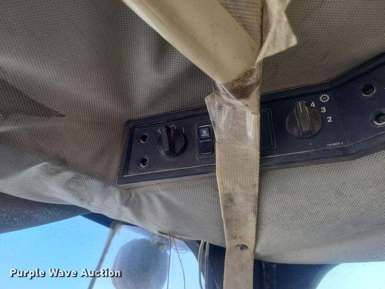 image for item DK1185 2004 Caterpillar 988G  wheel loader