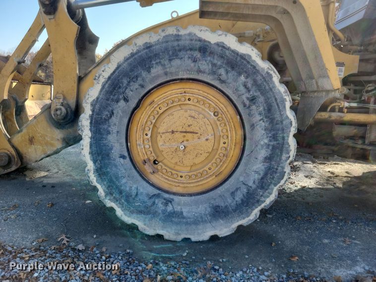 image for item DK1185 2004 Caterpillar 988G  wheel loader