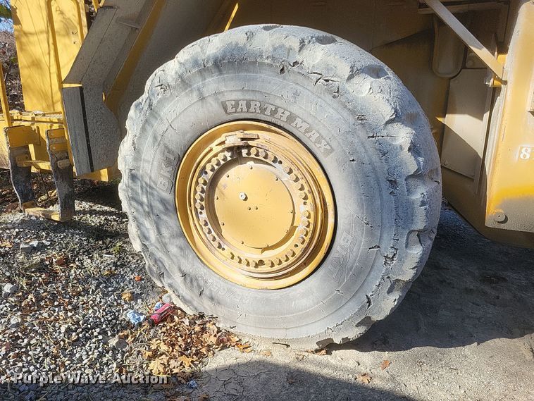 image for item DK1185 2004 Caterpillar 988G  wheel loader